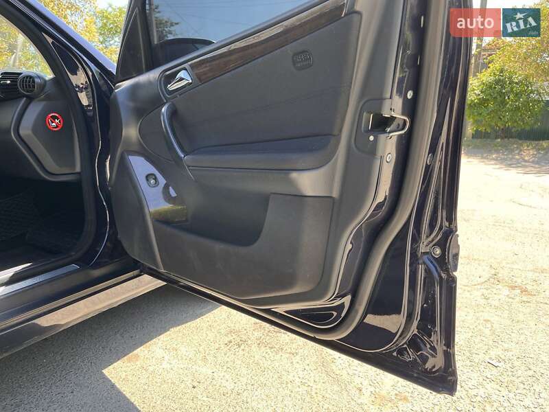 Седан Mercedes-Benz C-Class 2004 в Подольске