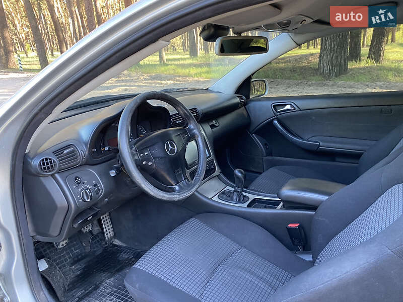 Купе Mercedes-Benz C-Class 2002 в Охтирці