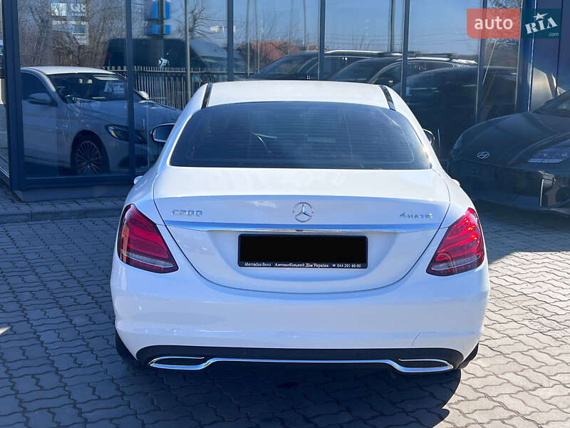 Седан Mercedes-Benz C-Class 2015 в Нововолынске