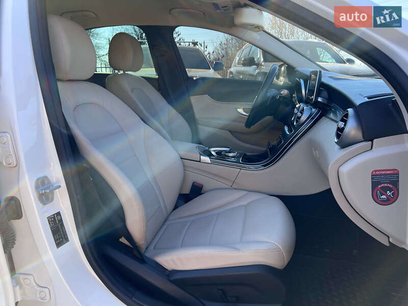 Седан Mercedes-Benz C-Class 2015 в Нововолынске