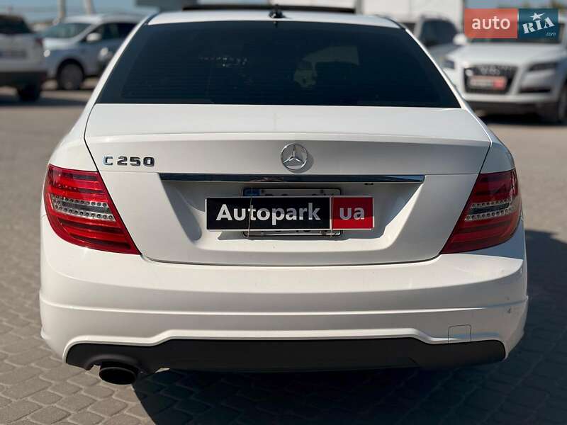 Седан Mercedes-Benz C-Class 2012 в Львове