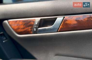 Седан Mercedes-Benz C-Class 2012 в 