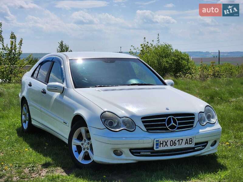 Mercedes-Benz C-Class 2004