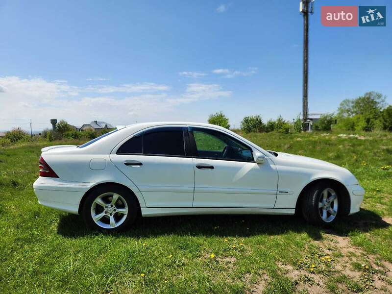 Седан Mercedes-Benz C-Class 2004 в Ровно фото 2 Седан Mercedes-Benz C-Class 2004 в Ровно