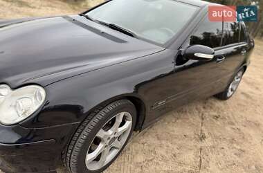 Седан Mercedes-Benz C-Class 2005 в 