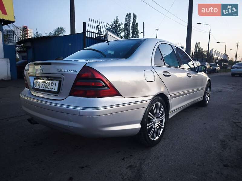 Седан Mercedes-Benz C-Class 2005 в Киеве