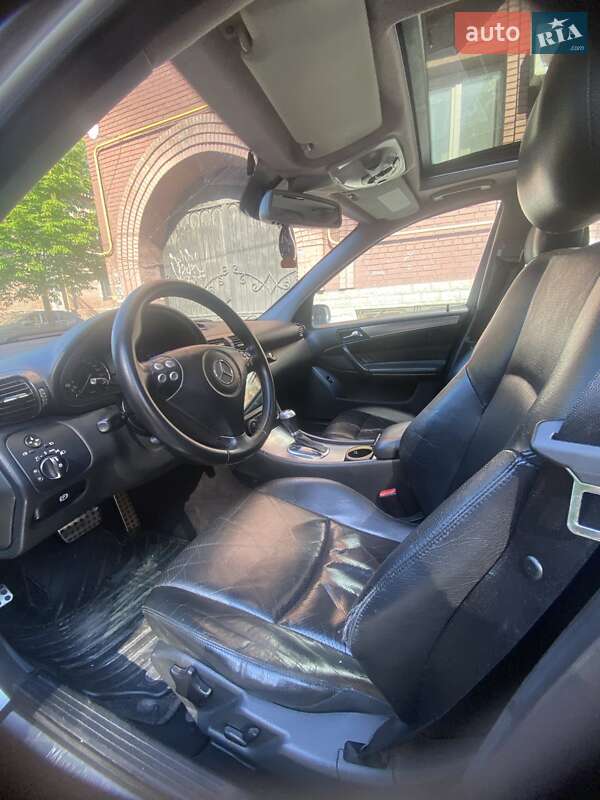 Седан Mercedes-Benz C-Class 2005 в Киеве