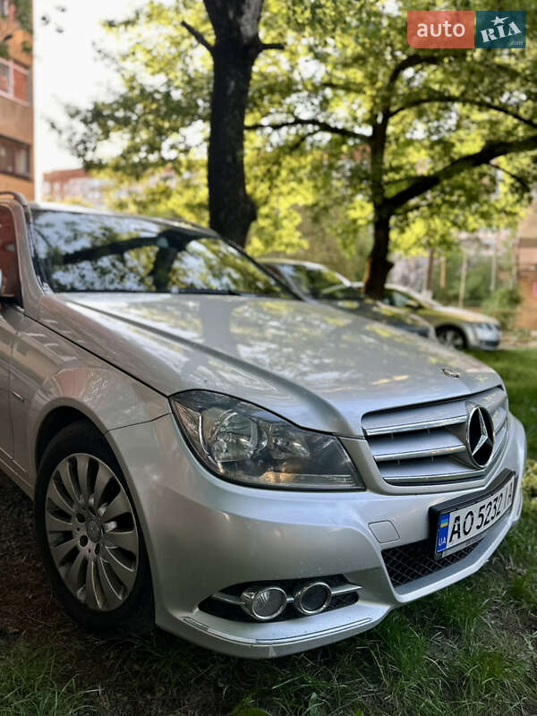 Универсал Mercedes-Benz C-Class 2012 в Ужгороде