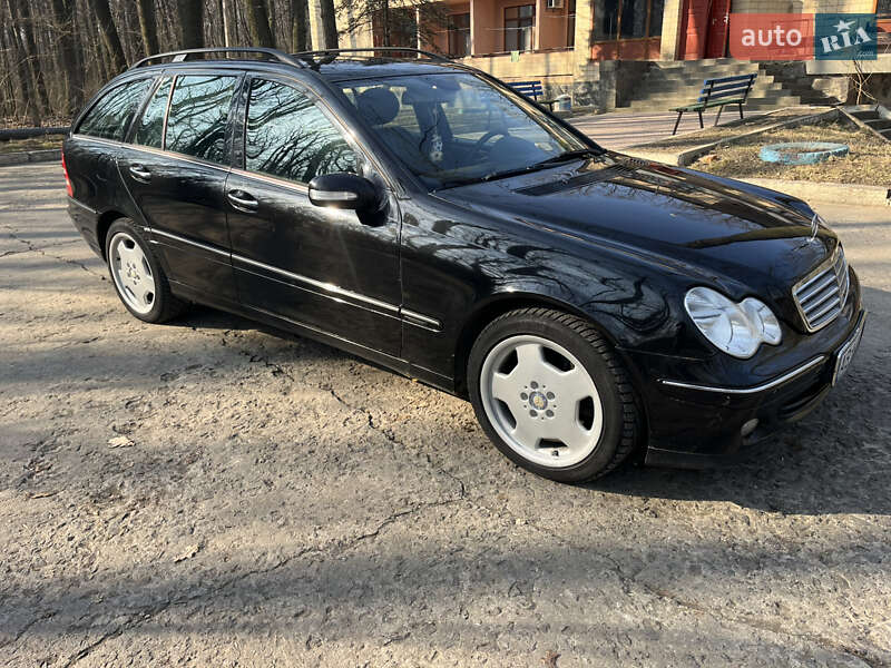 Mercedes-Benz C-Class 2005