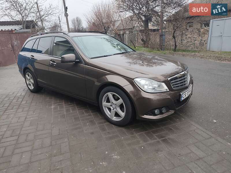 Универсал Mercedes-Benz C-Class 2014 в Черкассах