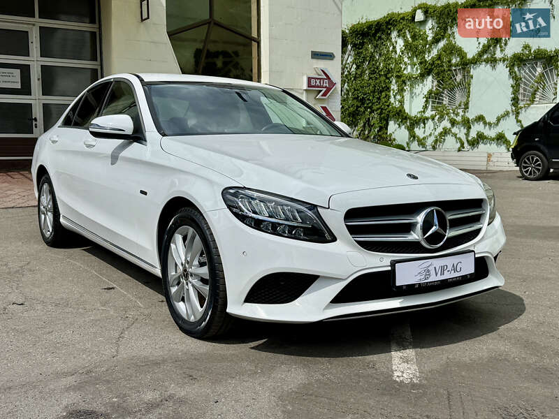 Mercedes-Benz C-Class 2021