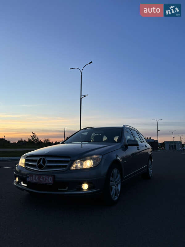 Универсал Mercedes-Benz C-Class 2010 в Луцке