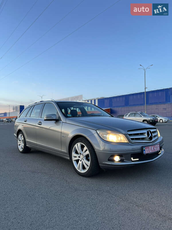 Универсал Mercedes-Benz C-Class 2010 в Луцке