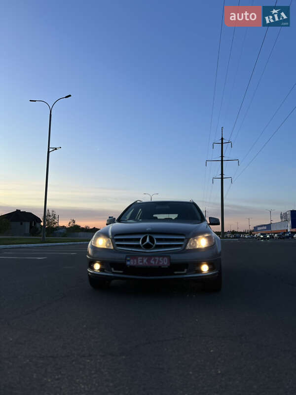 Универсал Mercedes-Benz C-Class 2010 в Луцке