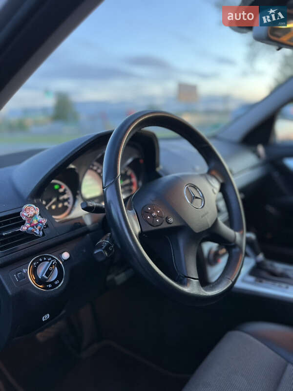 Универсал Mercedes-Benz C-Class 2010 в Луцке