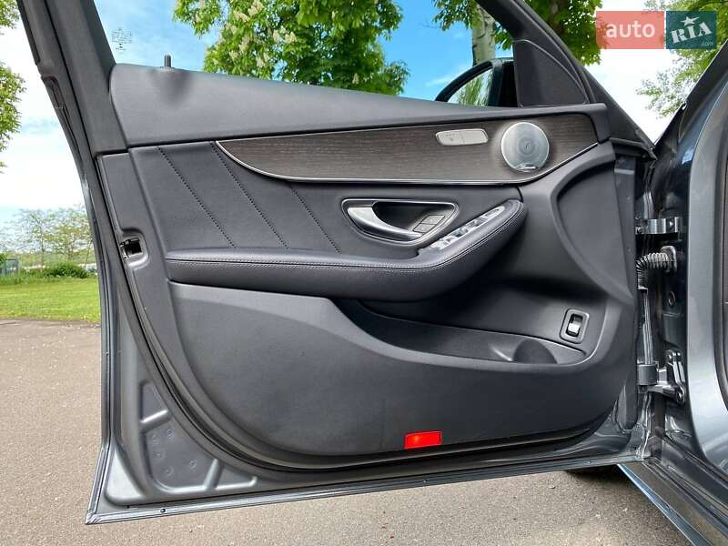 Универсал Mercedes-Benz C-Class 2018 в Киеве