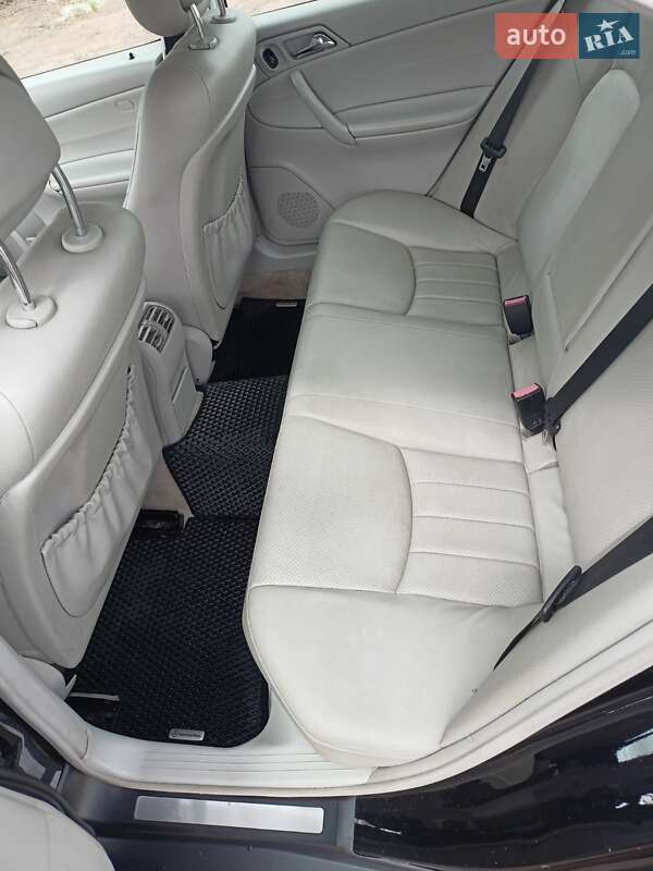 Седан Mercedes-Benz C-Class 2004 в Чернигове