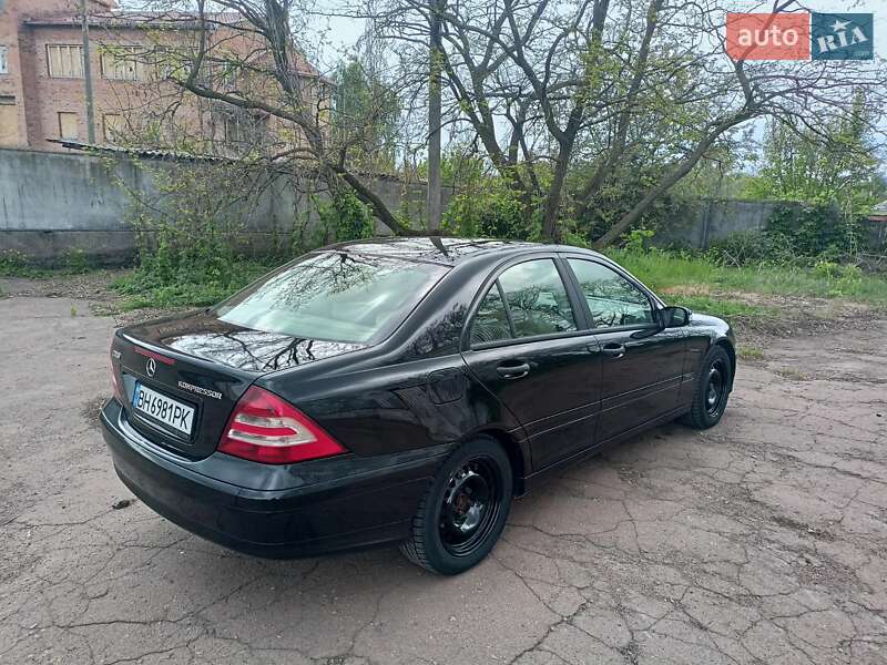 Седан Mercedes-Benz C-Class 2004 в Чернигове