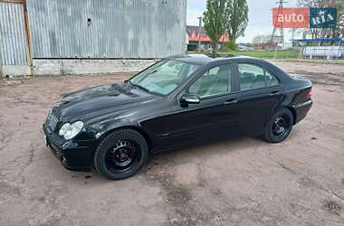 Седан Mercedes-Benz C-Class 2004 в Чернігові