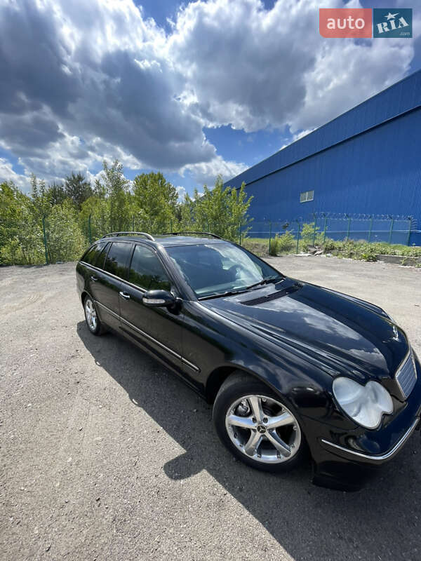 Универсал Mercedes-Benz C-Class 2002 в Киеве