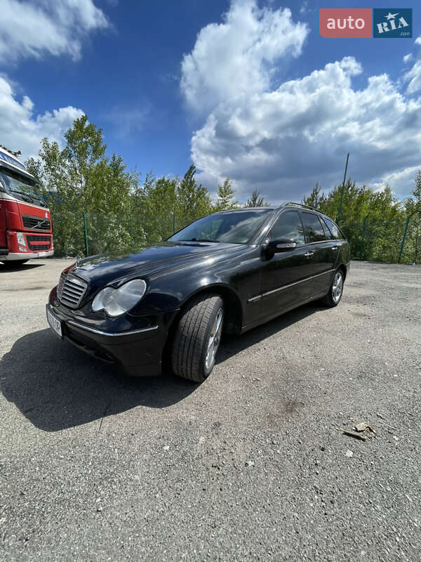 Универсал Mercedes-Benz C-Class 2002 в Киеве