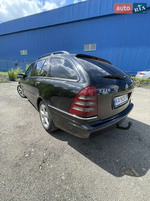 Универсал Mercedes-Benz C-Class 2002 в Киеве
