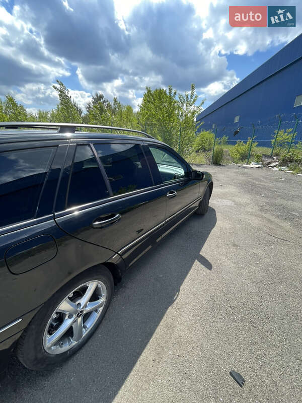 Универсал Mercedes-Benz C-Class 2002 в Киеве