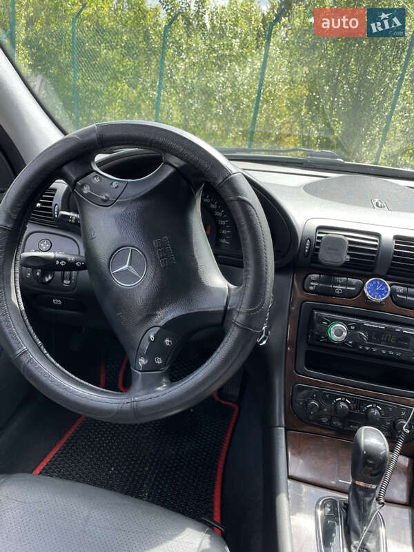 Универсал Mercedes-Benz C-Class 2002 в Киеве