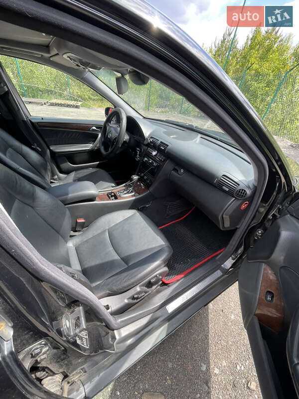 Универсал Mercedes-Benz C-Class 2002 в Киеве