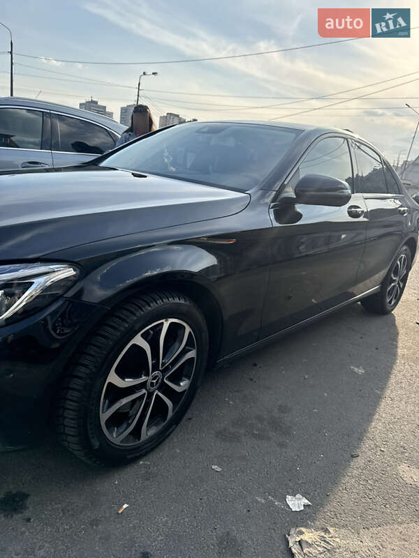 Седан Mercedes-Benz C-Class 2017 в Киеве