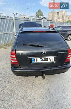 Універсал Mercedes-Benz C-Class 2004 в 