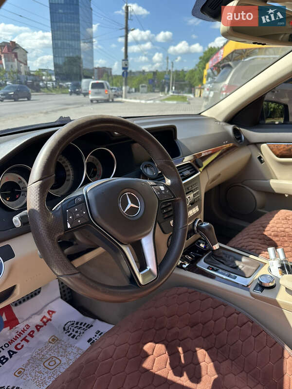 Седан Mercedes-Benz C-Class 2012 в Тернополе