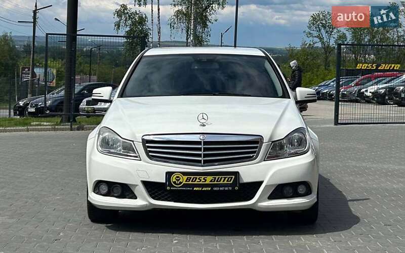 Седан Mercedes-Benz C-Class 2011 в Чернівцях