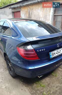 Купе Mercedes-Benz C-Class 2002 в 