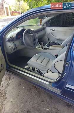 Купе Mercedes-Benz C-Class 2002 в 