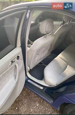 Седан Mercedes-Benz C-Class 2000 в 