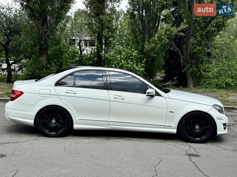 Седан Mercedes-Benz C-Class 2012 в Києві