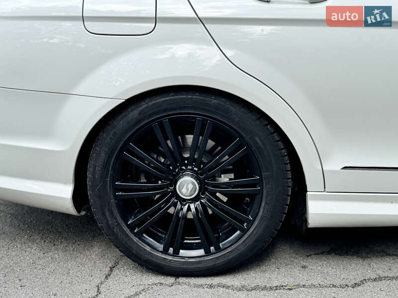 Седан Mercedes-Benz C-Class 2012 в Києві