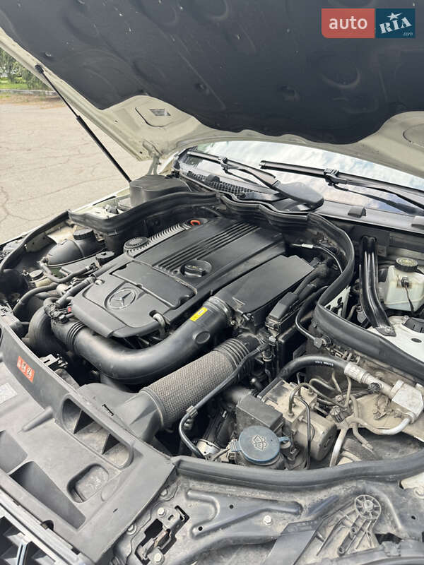 Седан Mercedes-Benz C-Class 2012 в Києві