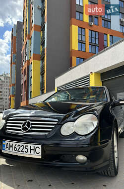 Купе Mercedes-Benz C-Class 2001 в 