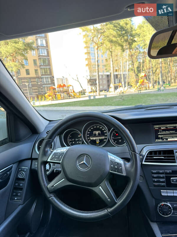 Универсал Mercedes-Benz C-Class 2012 в Чернигове