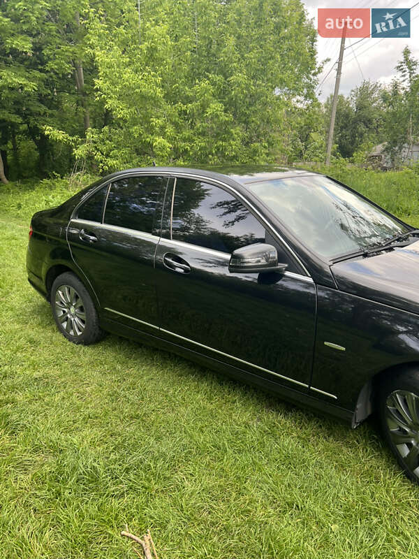 Седан Mercedes-Benz C-Class 2008 в Яготине
