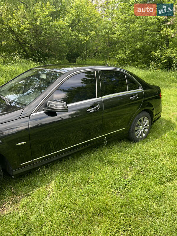 Седан Mercedes-Benz C-Class 2008 в Яготине