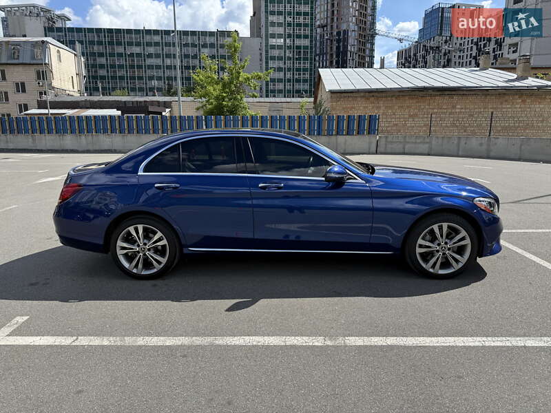 Седан Mercedes-Benz C-Class 2018 в Киеве