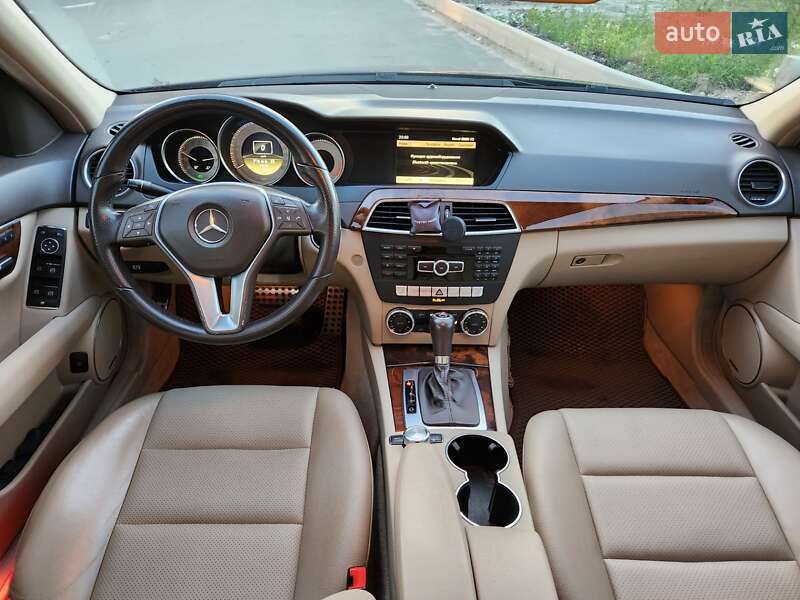 Седан Mercedes-Benz C-Class 2012 в Києві
