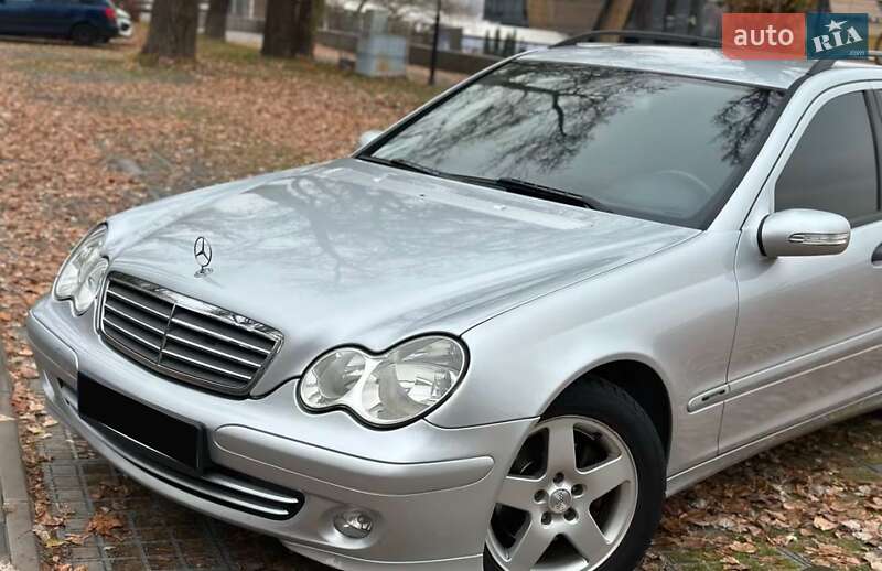 Универсал Mercedes-Benz C-Class 2005 в Днепре