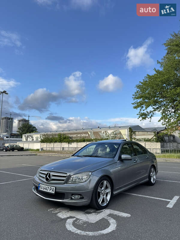 Седан Mercedes-Benz C-Class 2011 в 
