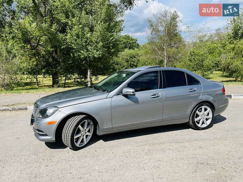Седан Mercedes-Benz C-Class 2013 в Киеве
