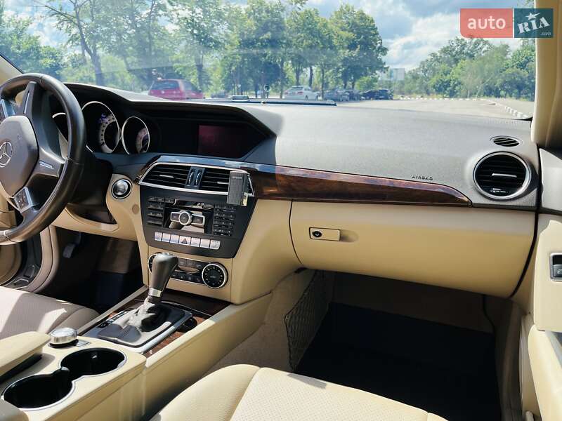 Седан Mercedes-Benz C-Class 2013 в Киеве