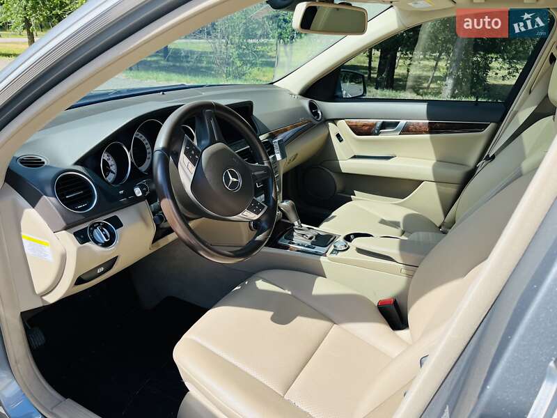 Седан Mercedes-Benz C-Class 2013 в Киеве
